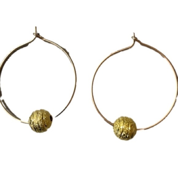Minimalistic Gold Beaded Hoops - Picture 2 of 4